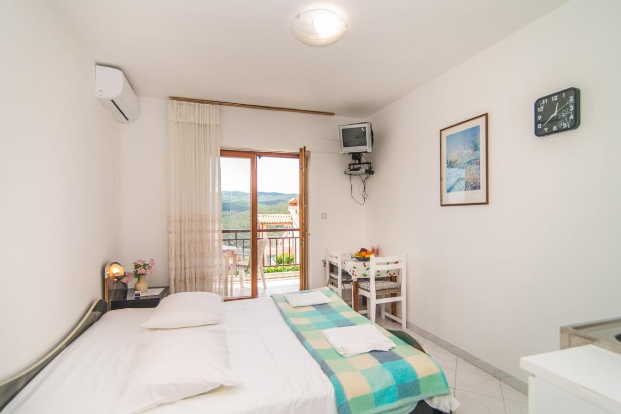 Apartments Pino Rabac Exterior photo